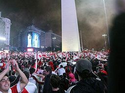 los festejos de river en el obelisco los festejos de river en el obelisco