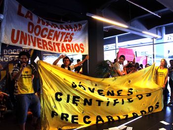 El ministerio de Barañao se negó a recibir el petitorio de los investigadores