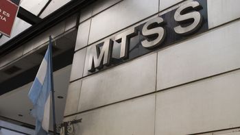 trabajo convoco a gremios y empresarios por la ley de art trabajo convoco a gremios y empresarios por la ley de art