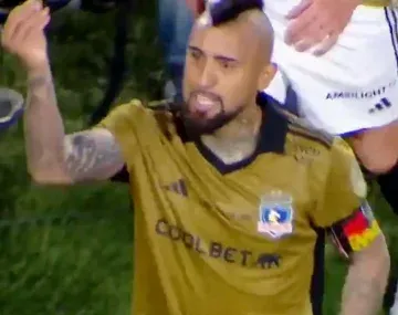 Los gestos de Vidal a los hinchas de River tras la eliminación de Colo Colo