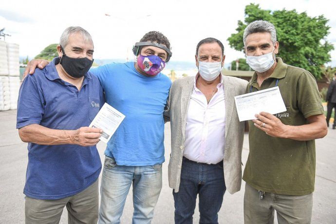 La Rioja, primera provincia en aplicar vacunas en fábricas