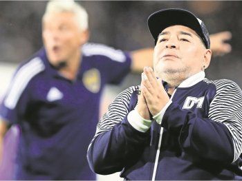 Imputaron al médico clínico de Diego Maradona por su muerte