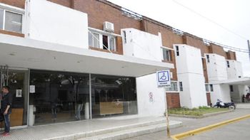 dio a luz en el bano de un hospital y la abandono: la beba murio a los minutos dio a luz en el bano de un hospital y la abandono: la beba murio a los minutos