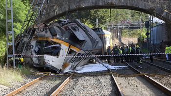 dos argentinos resultaron heridos en el descarrilamiento del tren que dejo 4 muertos dos argentinos resultaron heridos en el descarrilamiento del tren que dejo 4 muertos
