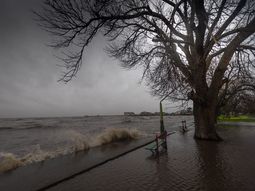 se renovaron los alertas por vientos del sudeste, lluvias y tormentas se renovaron los alertas por vientos del sudeste, lluvias y tormentas