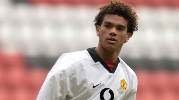 Calliste no llegó a debutar en la Premier League. Calliste no llegó a debutar en la Premier League.