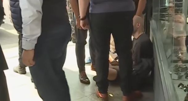 Tensión en Mar del Plata con Javier Milei: detuvieron a un joven por golpear su camioneta