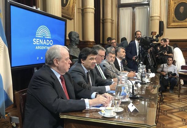 El ministro de Trabajo y Previsi&oacute;n Social Claudio Moroni es parte del debate en comisiones del Senado por las jubilaciones de privilegio