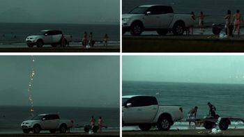 un fotografo capta el instante en el que un rayo fulmino a una mujer en una playa de brasil un fotografo capta el instante en el que un rayo fulmino a una mujer en una playa de brasil