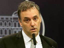 desafiante frase de adorni tras el cruce entre martin menem y german martinez: cavernicola
