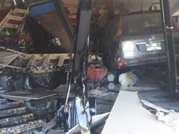 Estaba borracha al volante, chocó contra una pinturería y terminó dentro del local