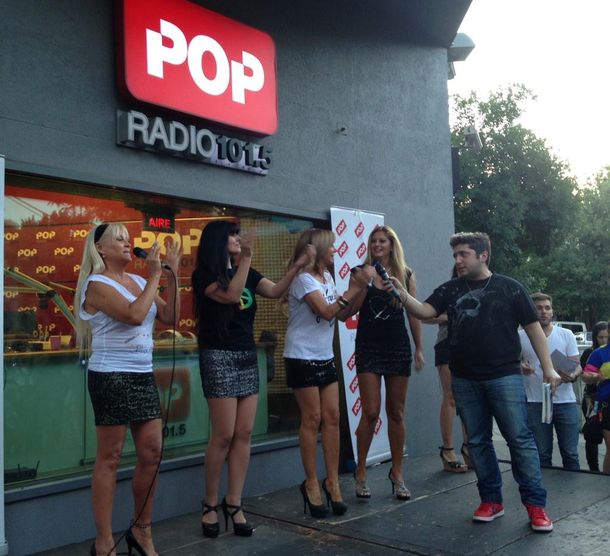 Jey Mammon festejó sus 400 programas en Pop Radio