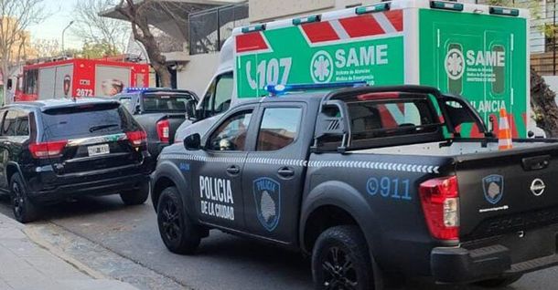 Tensión en Colegiales: un hombre se atrincheró en un ascensor tras intentar escapar de la Policía