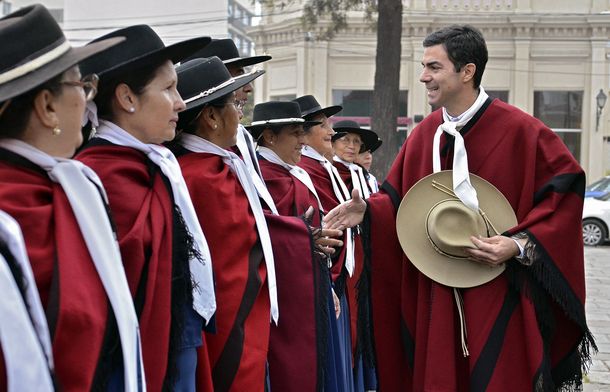 Urtubey encabezó una cabalgata histórica en Salta