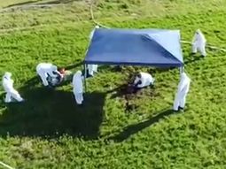 Durante los rastrillajes buscando a Anahí encontramos ocho cuerpos Durante los rastrillajes buscando a Anahí encontramos ocho cuerpos