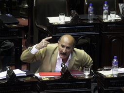 tension en diputados: yoma tildo de gallinero al bloque k tension en diputados: yoma tildo de gallinero al bloque k