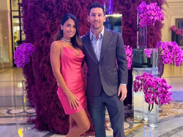 Antonela Roccuzzo y Lionel Messi disfrutaron de una noche romántica en París.
