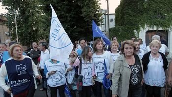 la provincia extendera el aumento para docentes a la administracion publica la provincia extendera el aumento para docentes a la administracion publica