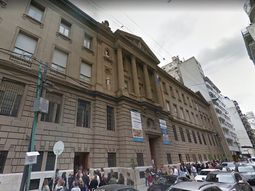 Fachada del Colegio Champagnat