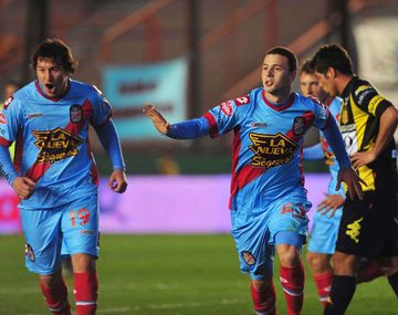 Arsenal sumó sus primeros tres puntos ante Olimpo