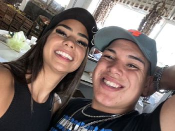 Daniela Celis confesó que le hace mirar videos de partos a Thiago: la reacción del ex GH