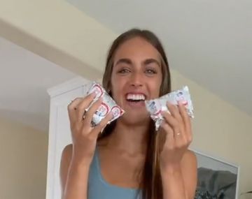 La alegría de Samantha Trottier al recibir yerba