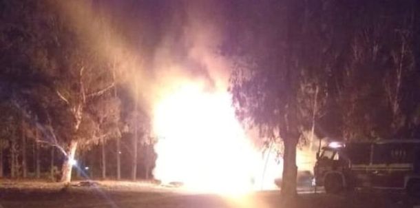 Se quiso quemar a lo bonzo e incendió una casa en la que vivían quince personas