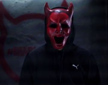 Famoso actor también se vistió de Diablo para apoyar al Rojo