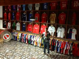 el insolito museo privado del lider barrabrava el insolito museo privado del lider barrabrava