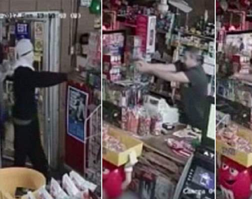 VIDEO: Entraron a robar en una tienda y escaparon bajo una lluvia de balas