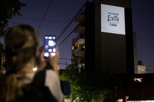 Día de la Lealtad: la Ciudad se llenó de proyecciones sobre los edificios