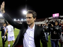 emotivo homenaje de lanus a los mellizos barros schelotto emotivo homenaje de lanus a los mellizos barros schelotto