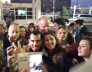 Doble alegría para Tevez por la vuelta a la Selección y la punta de Boca