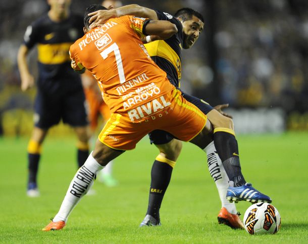 Con polémica, Boca venció a Barcelona y acaricia la clasificación