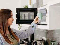 Los supermercados que están liquidando microondas a muy buenos precios