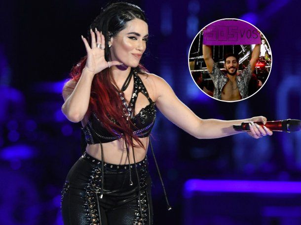 Un fan sorprendió a Lali Espósito con un cartel tras su cruce con Javier Milei