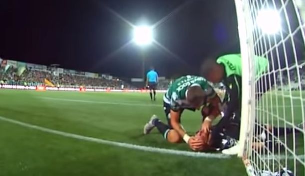 Dramático momento: el uruguayo Coates le salvó la vida al arquero del Sporting Lisboa