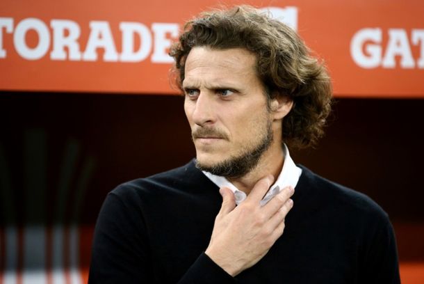 Diego Forlán se ofreció para dirigir a Uruguay tras la salida de Bielsa: ¿Sabés cómo voy?