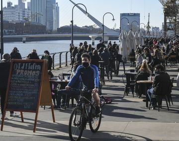 Arranque fresco y tarde templada en un lunes a puro sol en la Ciudad