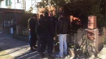 detuvieron a un puntero de cambiemos en santa fe por repartir boletas y plata detuvieron a un puntero de cambiemos en santa fe por repartir boletas y plata