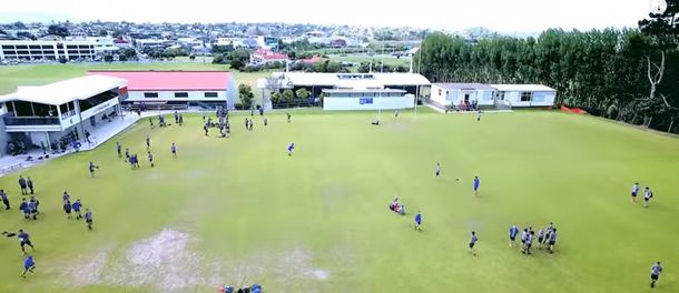 VIDEO: Un joven tumbó un dron de un pelotazo