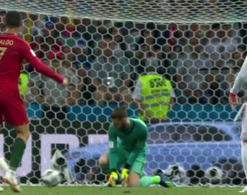 El blooper de De Gea en el segundo gol de Cristiano Ronaldo