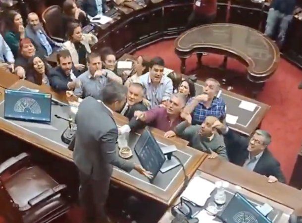 La bronca de la oposición cuando Martín Menem levantó la sesión en Diputados