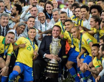 Brasil entra a lo peor de la pandemia y Bolsonaro quiere que vuelva el fútbol