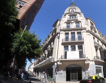 En pleno San Telmo se encuentra el Palacio Raggio