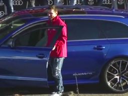 El rosarino se sube a su flamante regalito