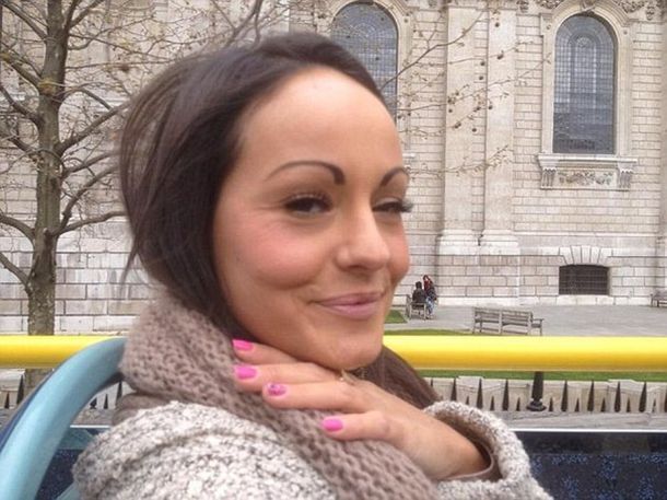 Le hizo creer a su pareja que tenía cáncer para hacerse cirugía plástica