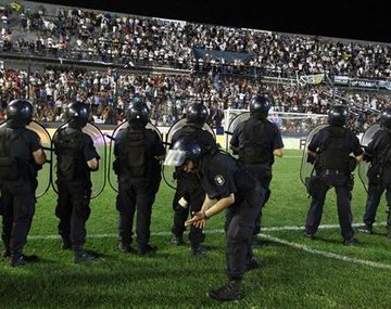 Habrá 1100 policías para custodiar la final entre Independiente y Huracán