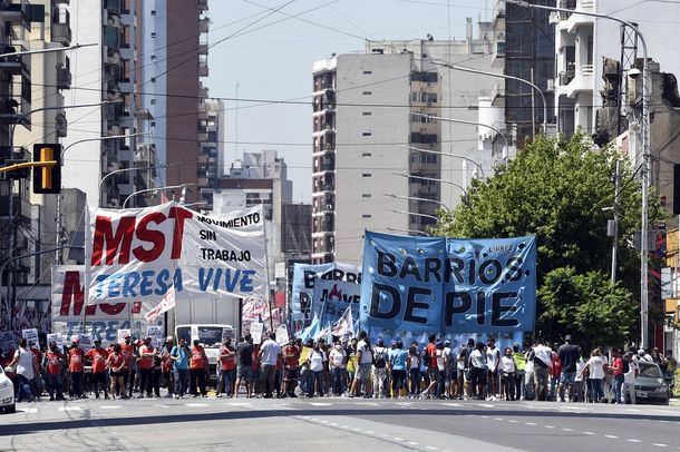 Massa presentó en el Congreso un proyecto de ley para convertir planes sociales en trabajo genuino