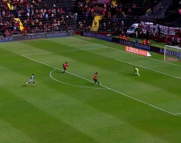 El increíble gol que erró Colón ante Atlético Tucumán